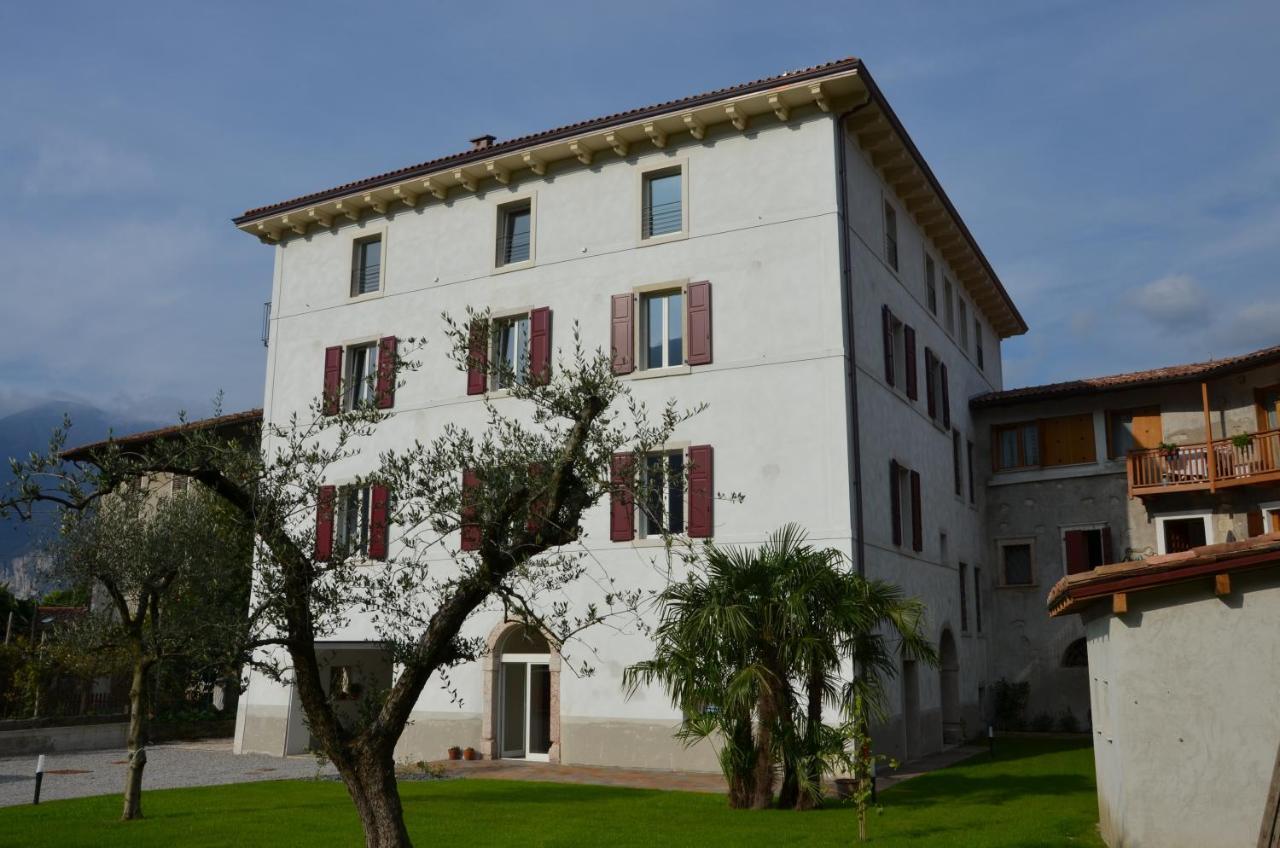 Palazzo Oltre Lägenhet Arco Exteriör bild